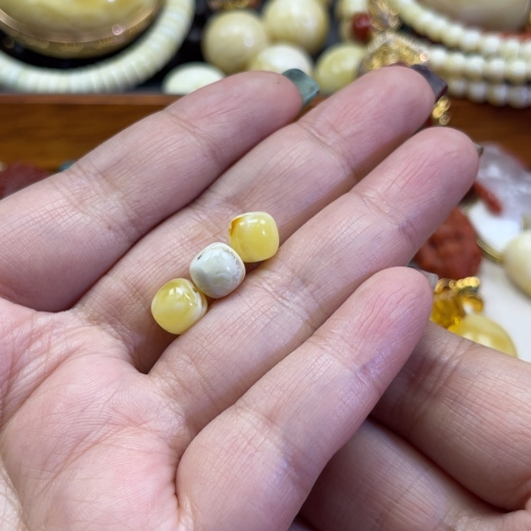 琥珀未镶嵌珠宝奇石121