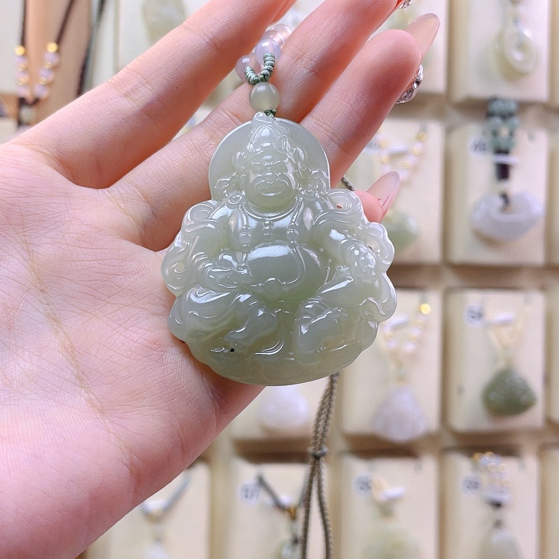 和田玉吊坠(赠链)未镶嵌初***?