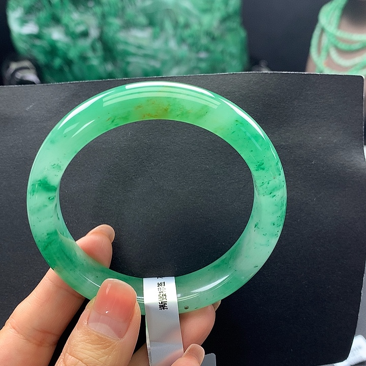 石英质玉未镶嵌手镯