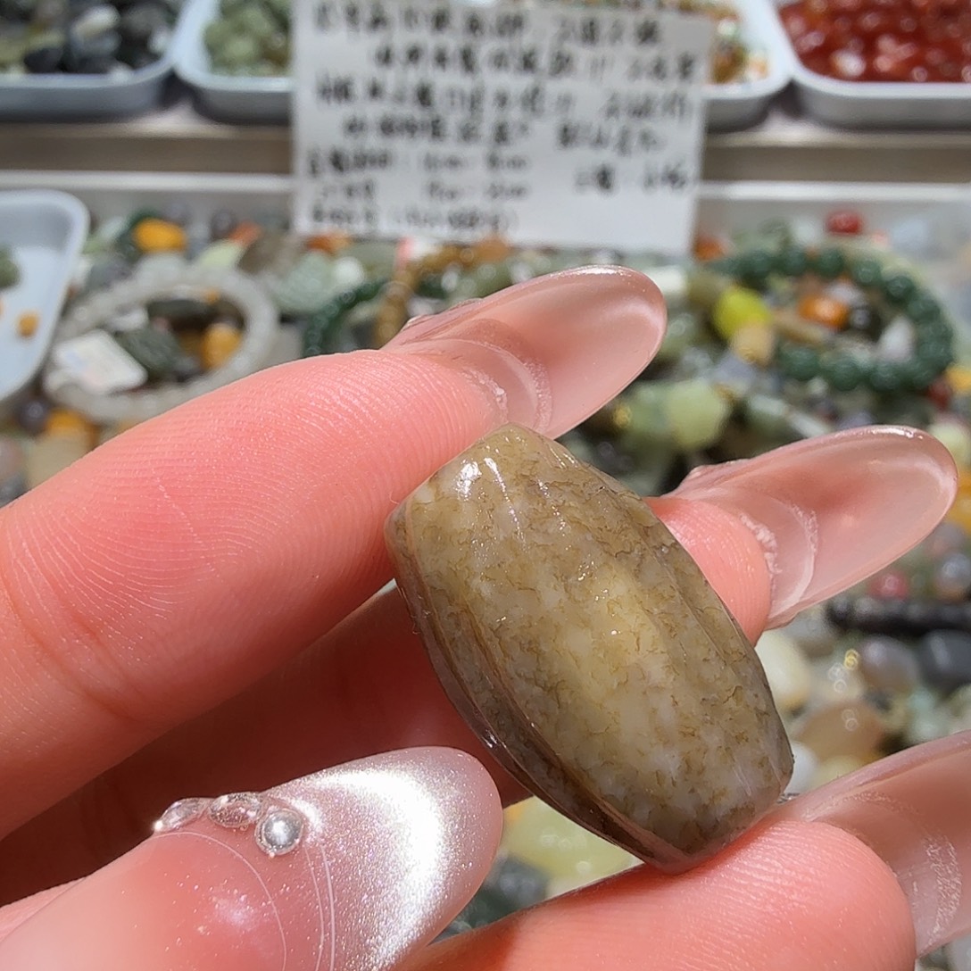 和田玉未镶嵌珠宝奇石