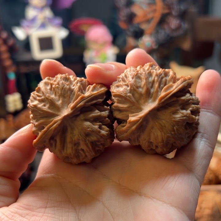 文玩核桃吊坠45呎骨质超牛的苹果园超矮桩