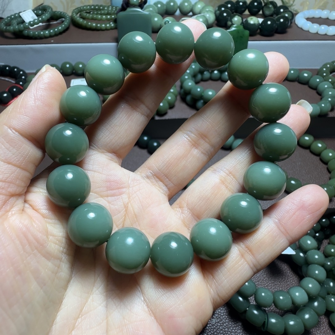 快***乐和田玉未镶嵌手链