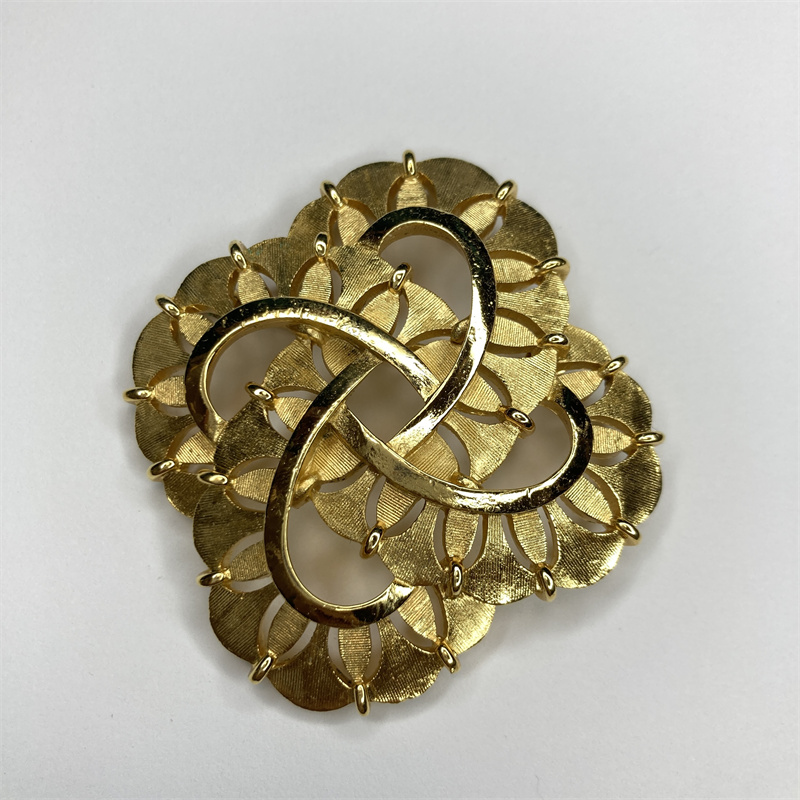 合金胸针 trifari皇冠东方剪纸胸针1-1【2061227-072】