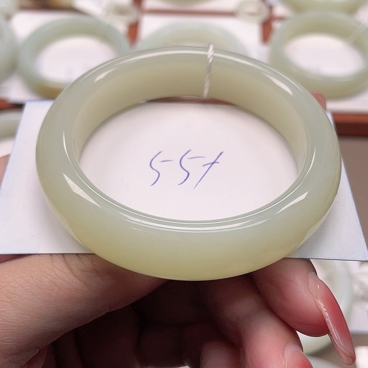 未镶嵌手镯和田玉小***！