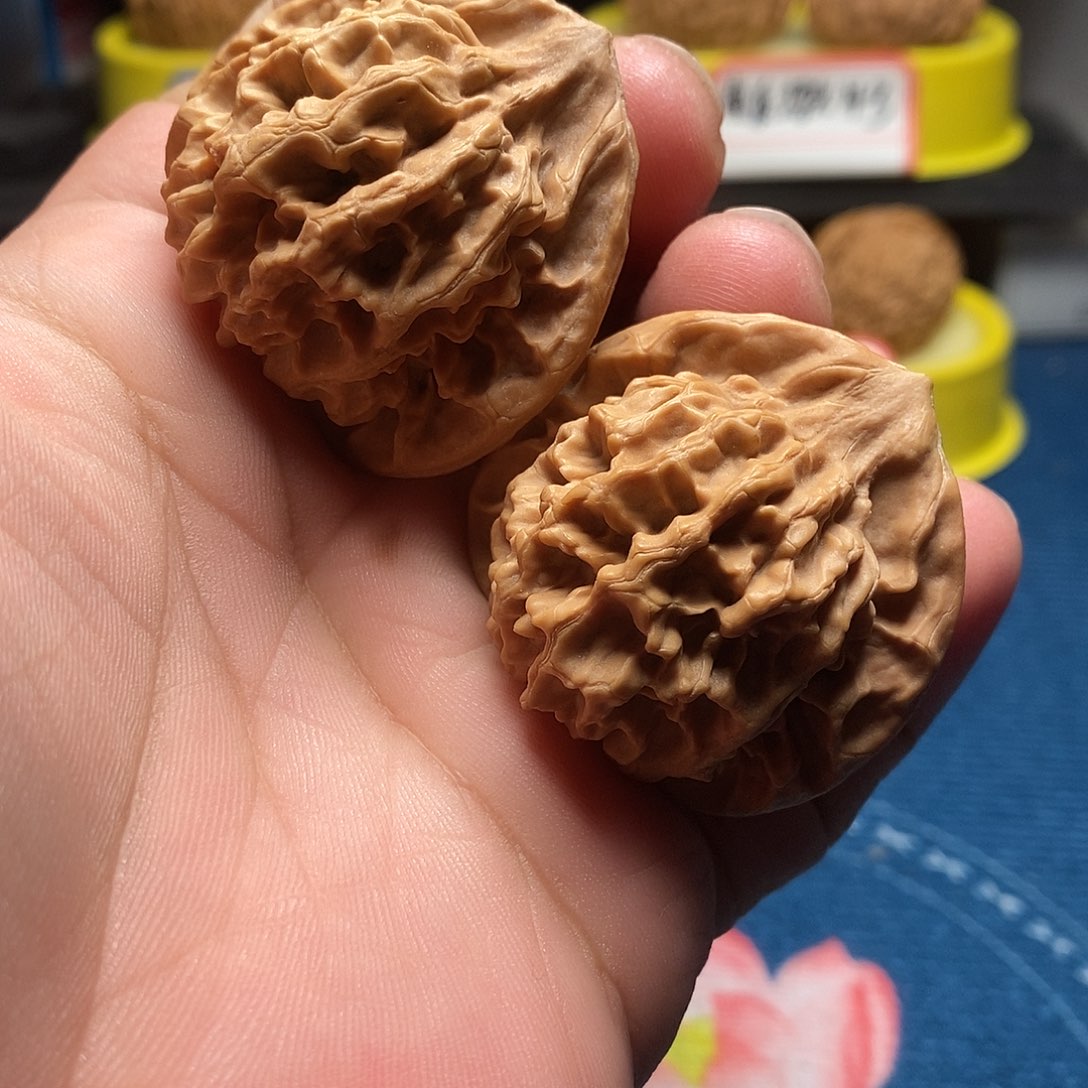 文玩核桃吊坠帝王