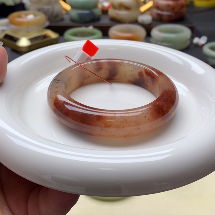 未镶嵌手镯石英岩玉