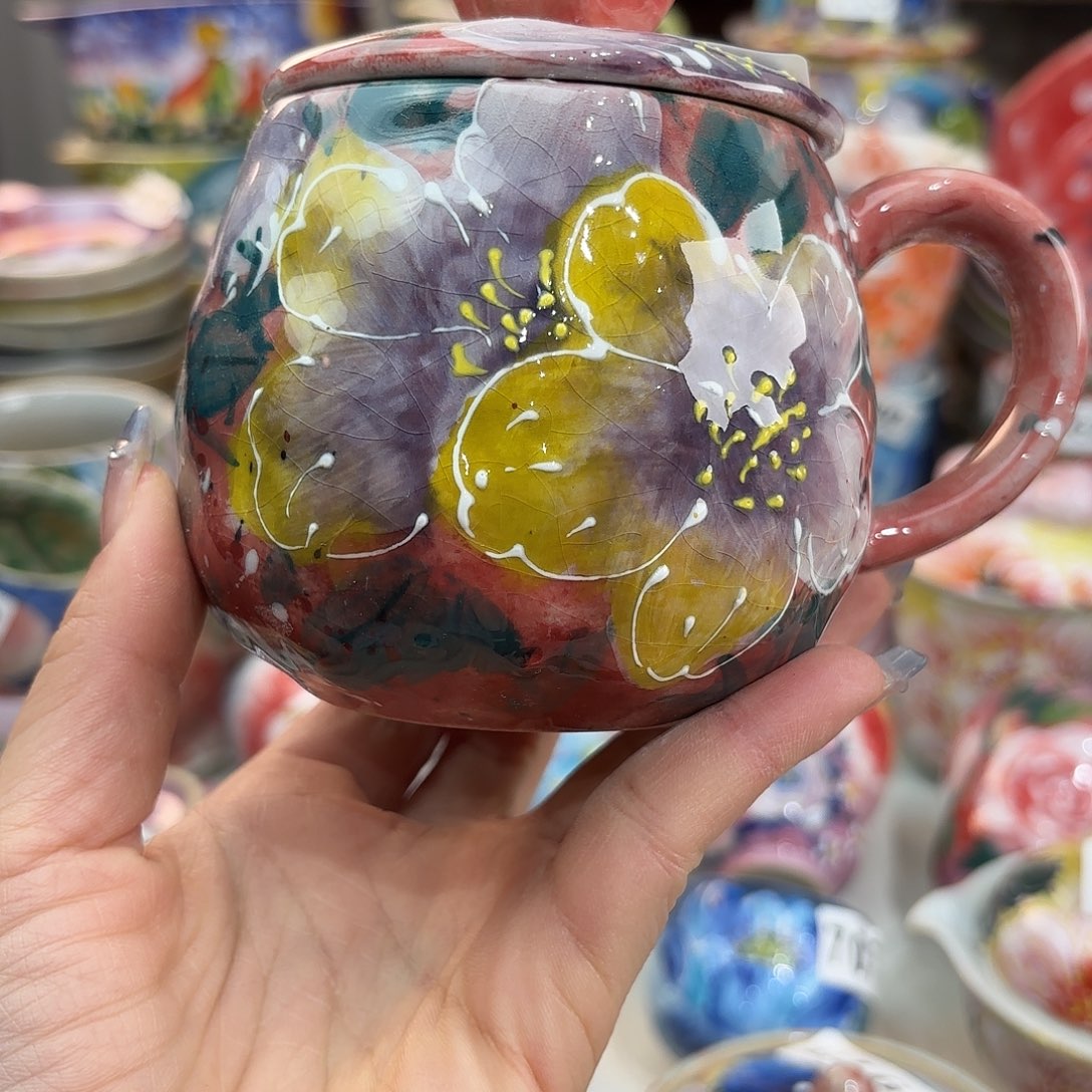 瓷片在这里我们就像我说得很明白