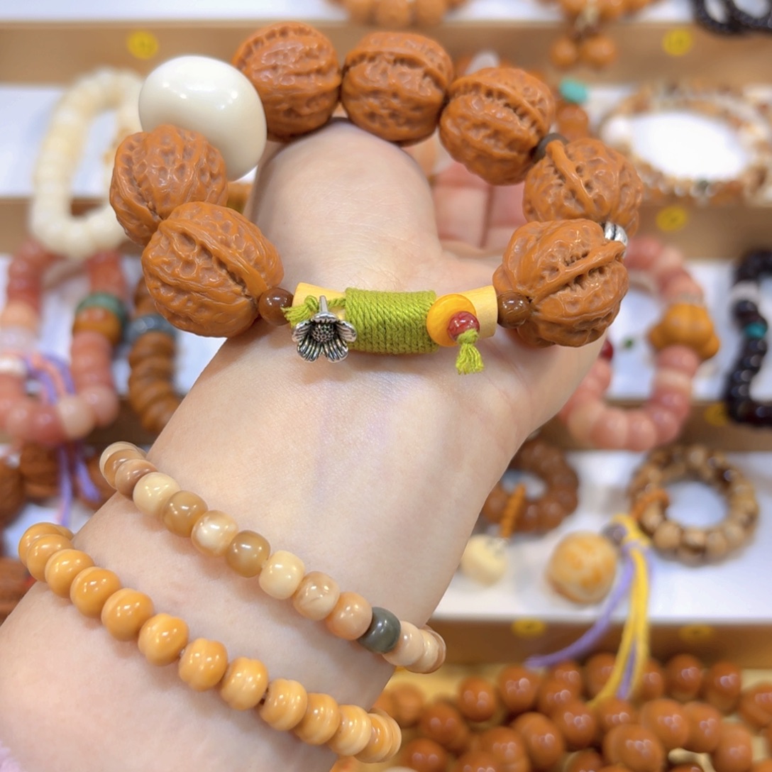 星月菩提吊坠核桃