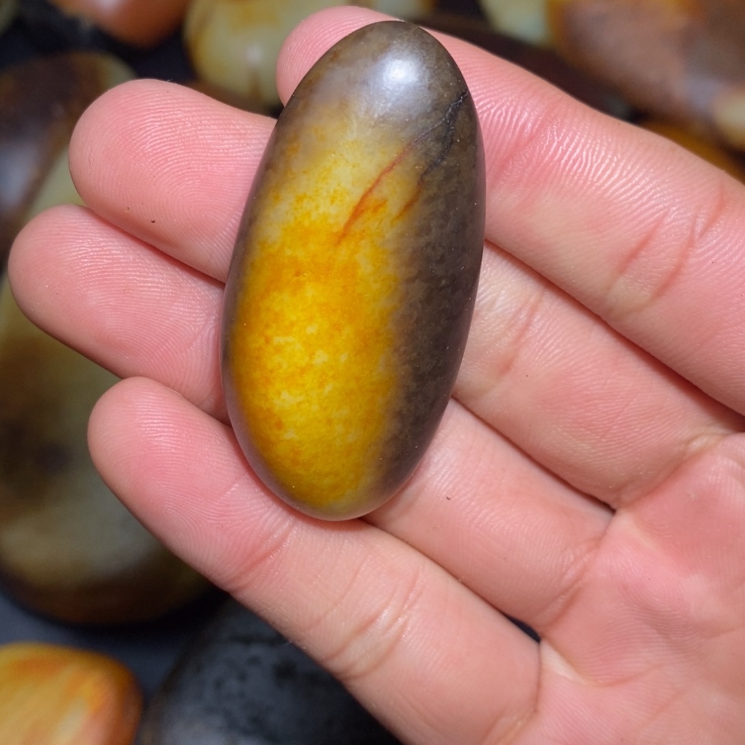 和田玉未镶嵌珠宝奇石