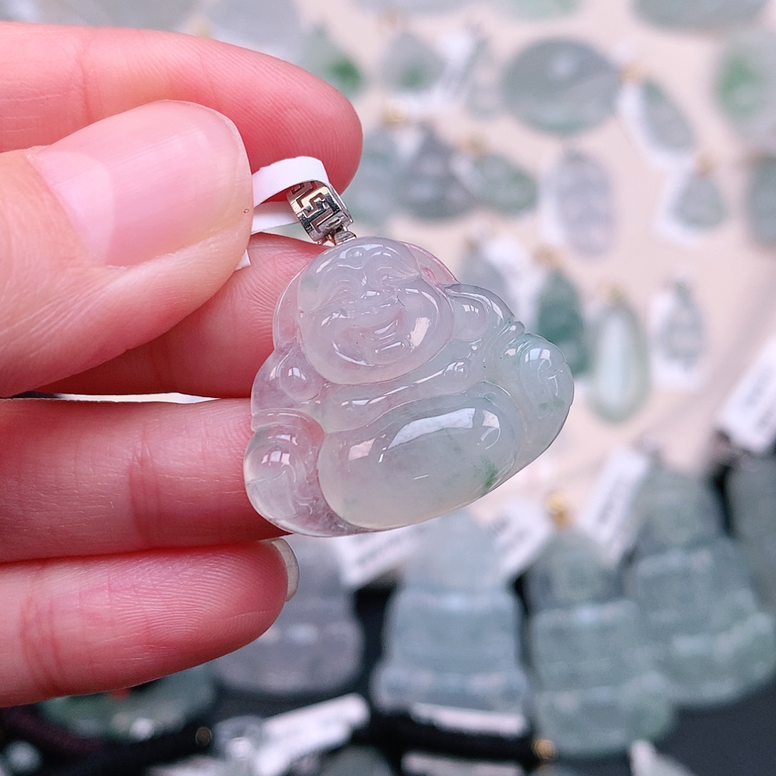 翡翠颈饰18K金镶嵌飘花佛