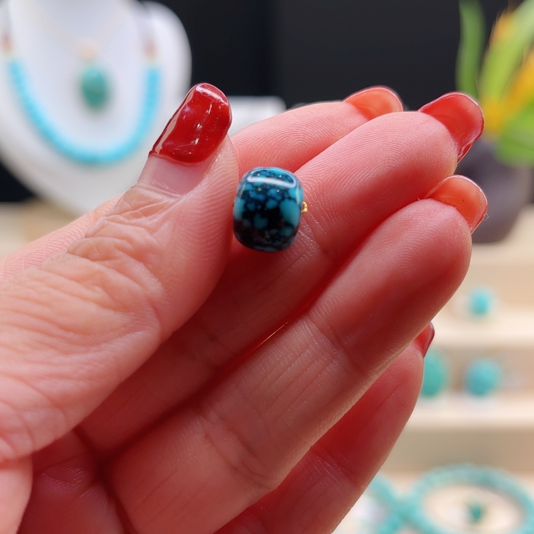 绿松石配饰未镶嵌