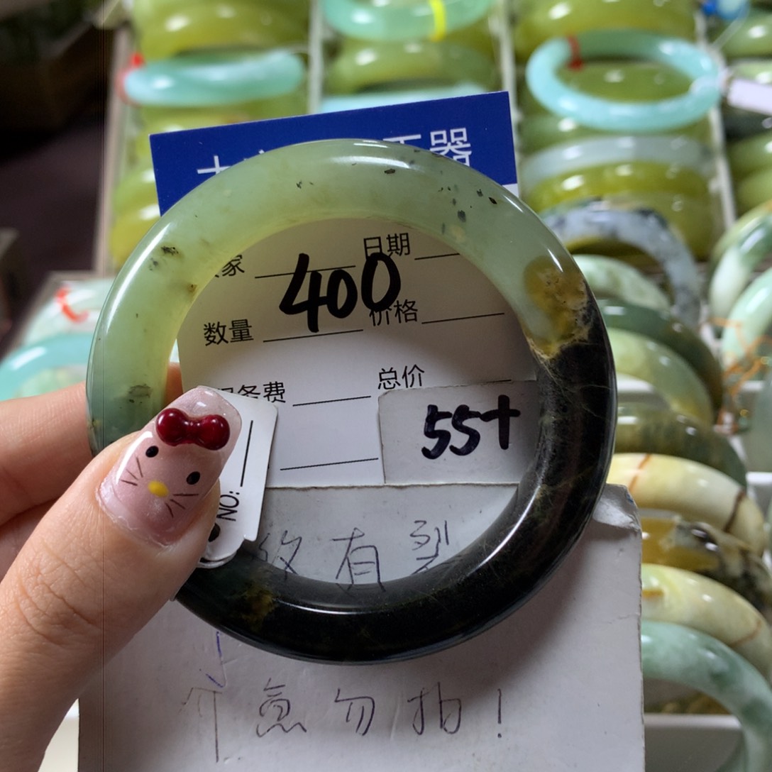 蛇纹石玉手镯未镶嵌400