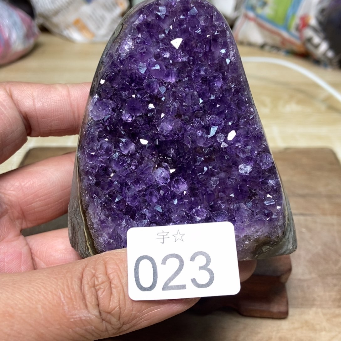 紫晶天然水晶摆件未镶嵌