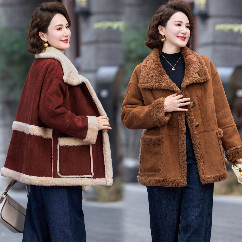 冬季新款两面穿厚款保暖女士皮毛短外套加绒中老年妈妈装加厚冬装