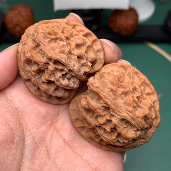 文玩核桃把件42全品苹果园