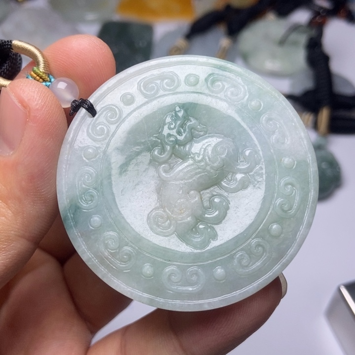 翡翠未镶嵌颈饰翡翠