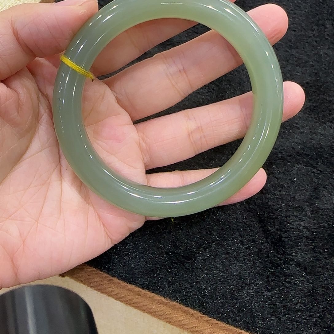 和田玉手镯未镶嵌56