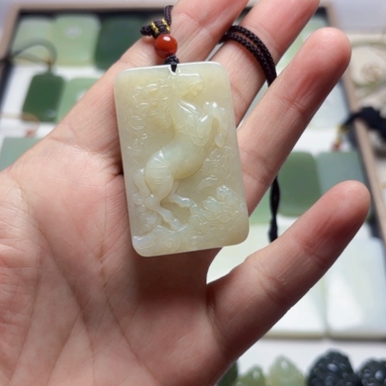 和田玉颈饰未镶嵌