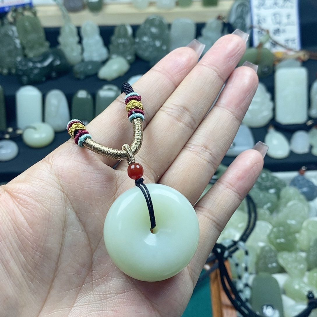 安***ぷ和田玉未镶嵌颈饰平安扣2105