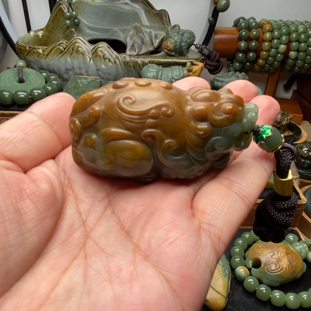 岫岩河磨玉（透闪石质玉）未镶嵌把件