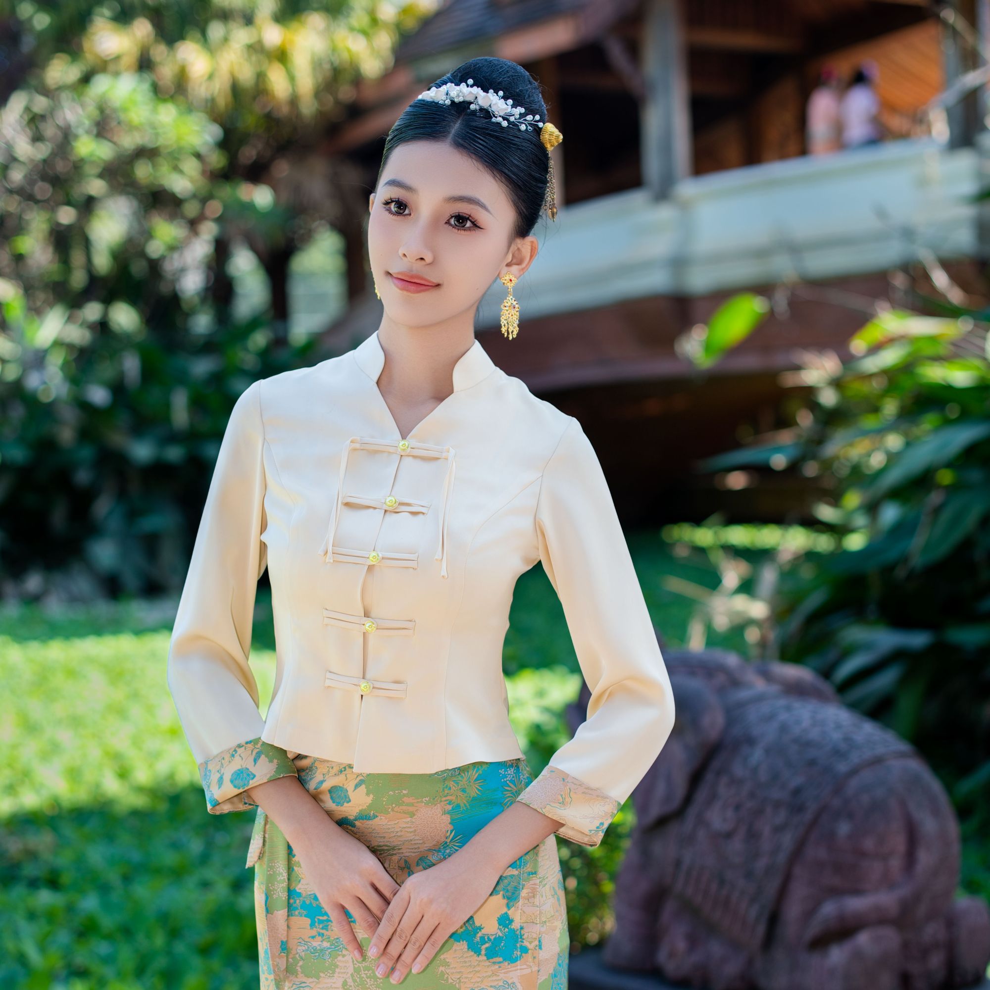 西双版纳改良傣族服装气质女装新中式复古国风跳舞茶服醋酸两件套