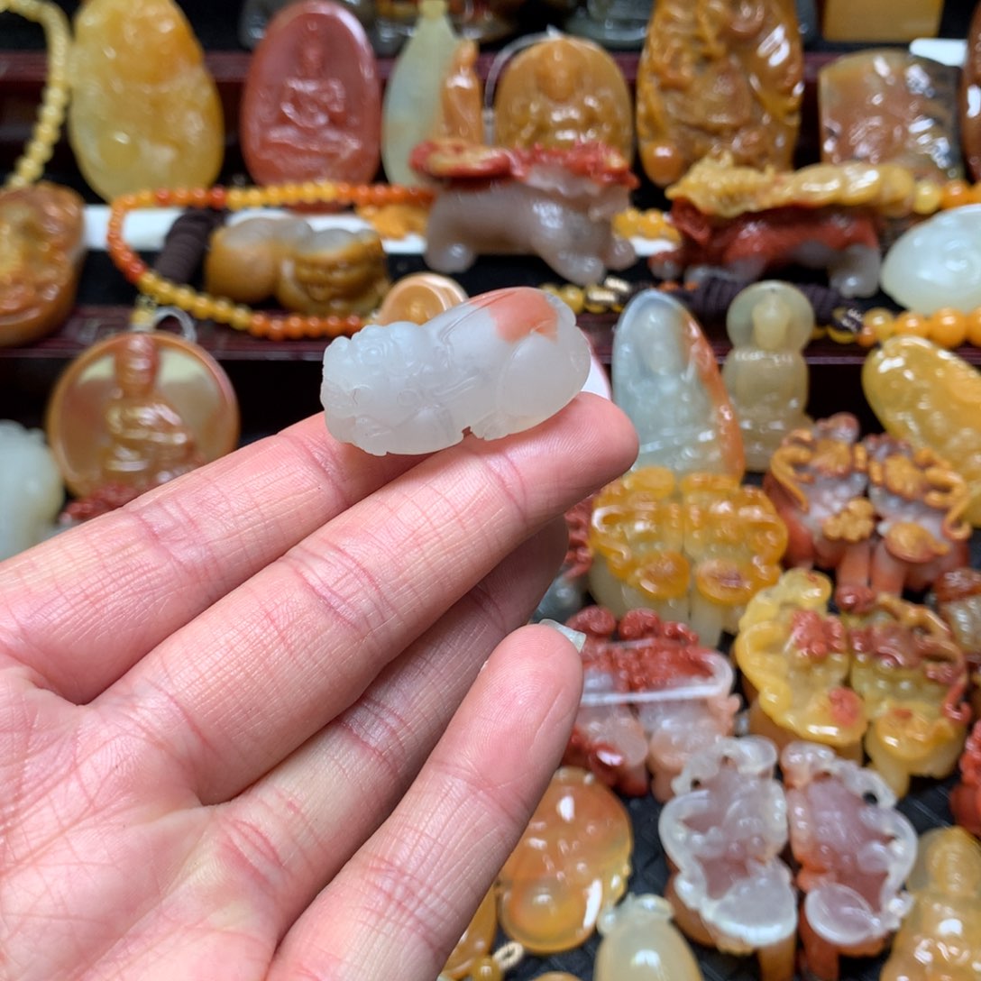 石英质玉（黄龙玉）挂件未镶嵌