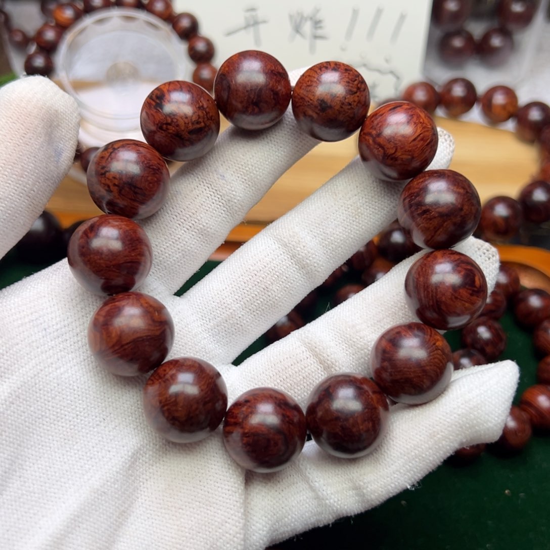 降真香无事牌用****6海南红降1.8黄油山水纹满油高货