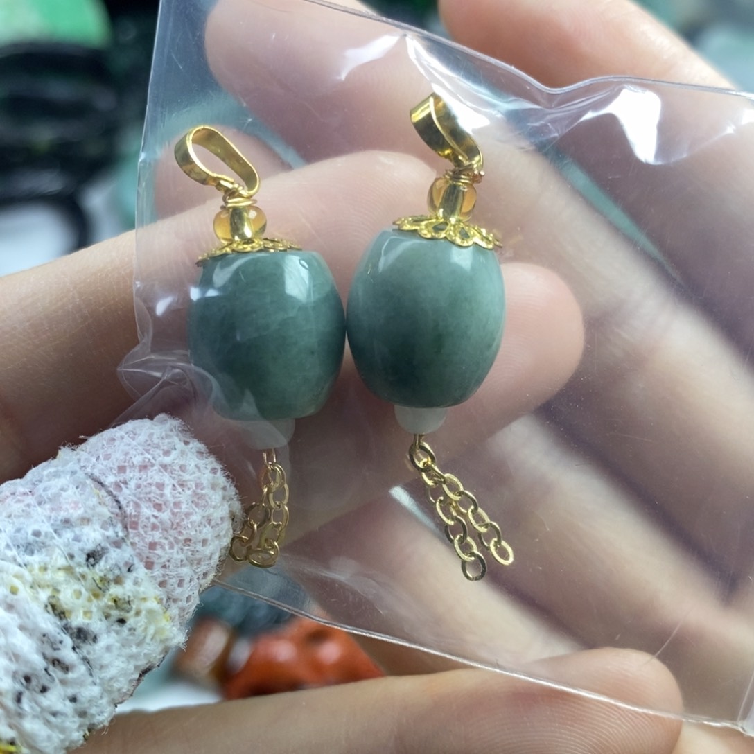 翡翠颈饰未镶嵌吊坠