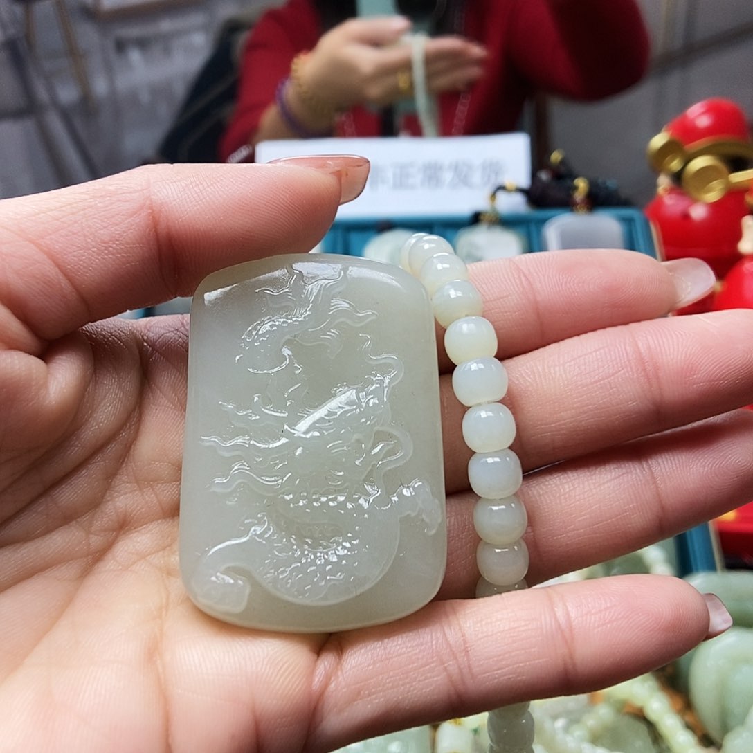 和田玉颈饰未镶嵌