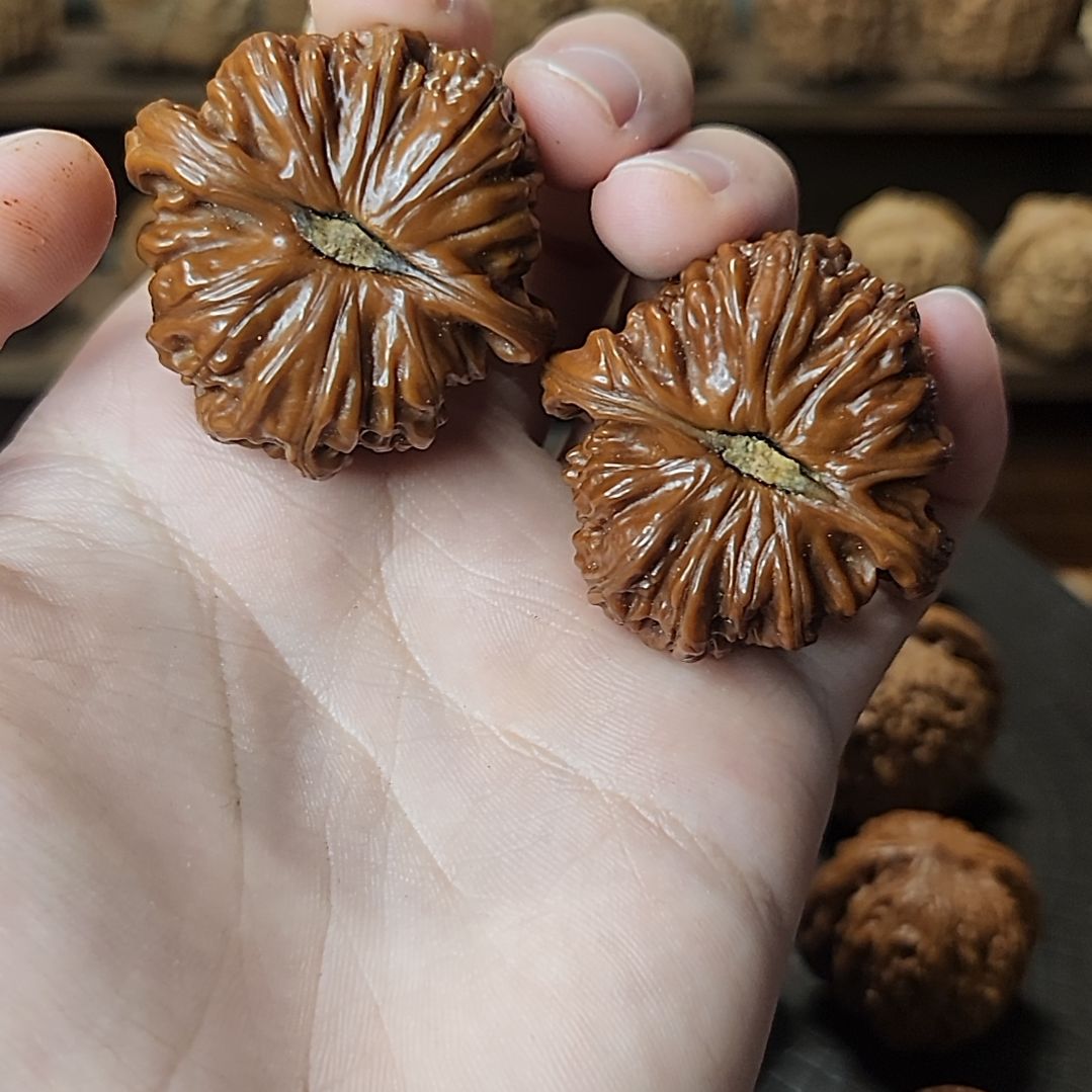 吊坠文玩核桃39闷白回血