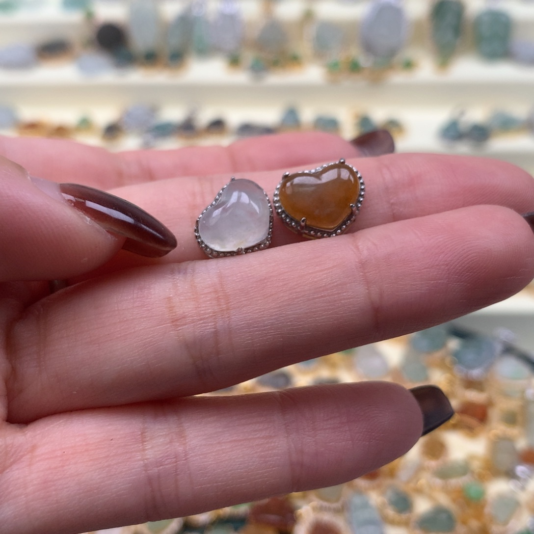 翡翠银S925镶嵌颈饰爱心两个