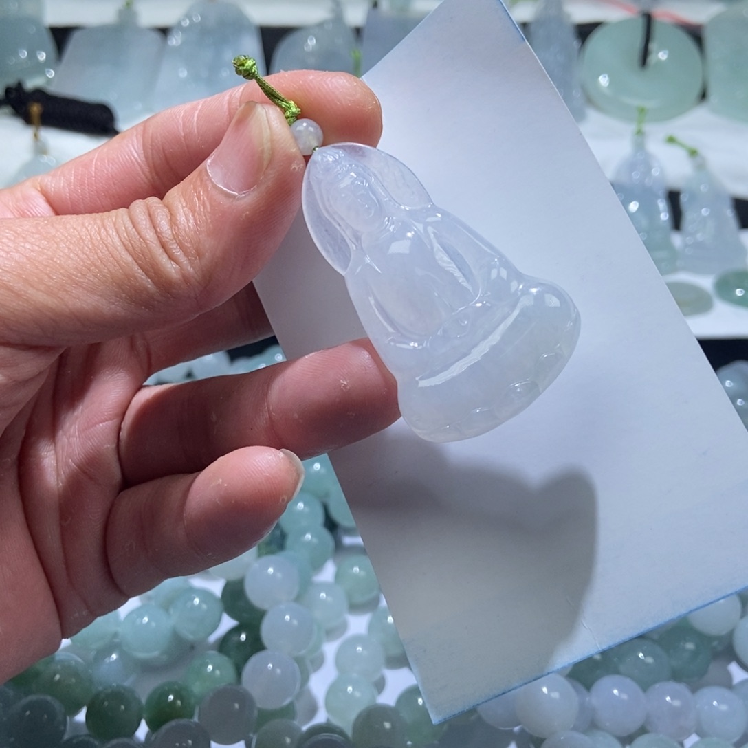 定制翡翠未镶嵌素衣观音