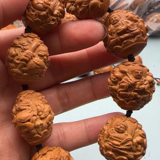 橄榄核手串雕刻工艺