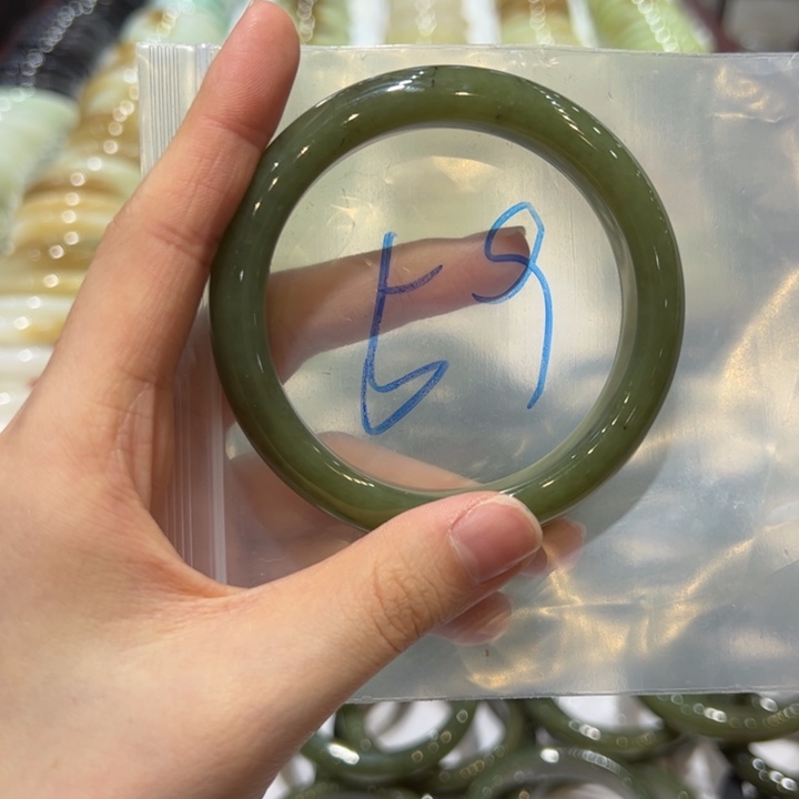 和田玉（糖玉）手镯未镶嵌