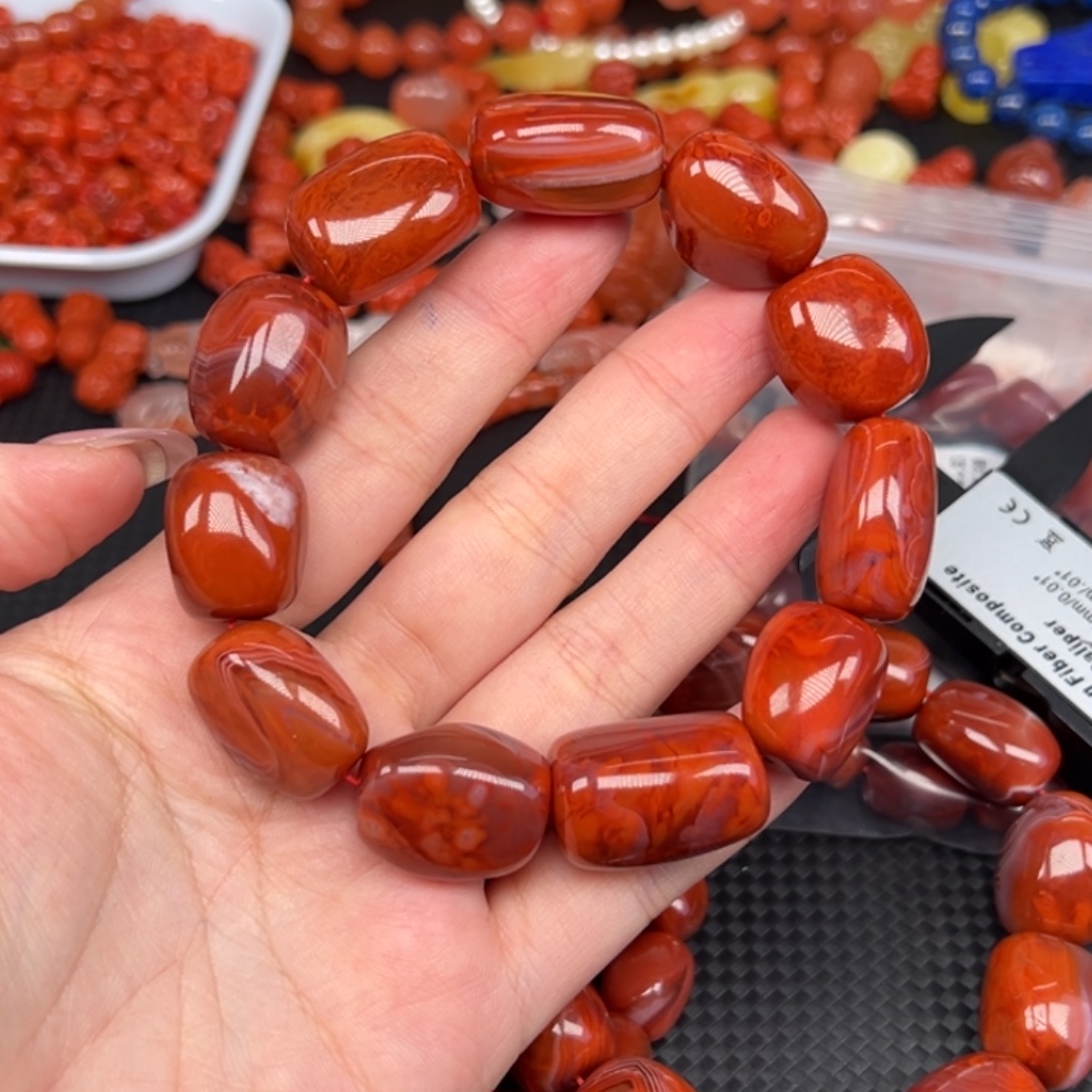 收***g南红玛瑙未镶嵌手链