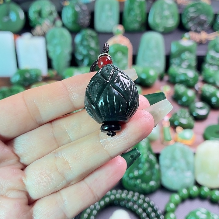 好***莲和田玉未镶嵌挂件