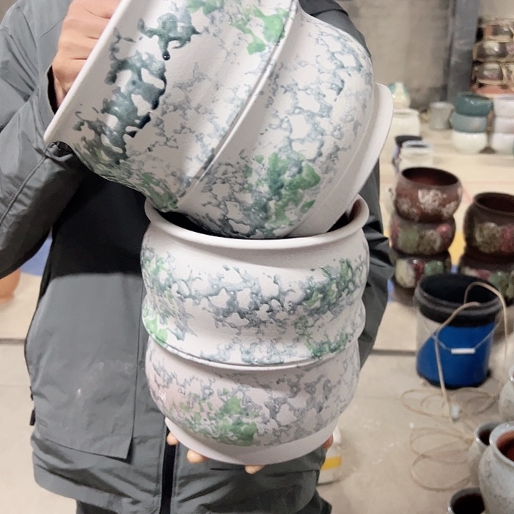 高度23厘米口20厘米