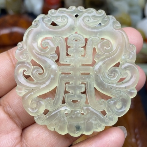 未镶嵌蛇纹石玉颈饰11