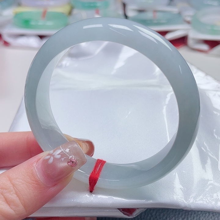 翡翠手镯未镶嵌缅甸