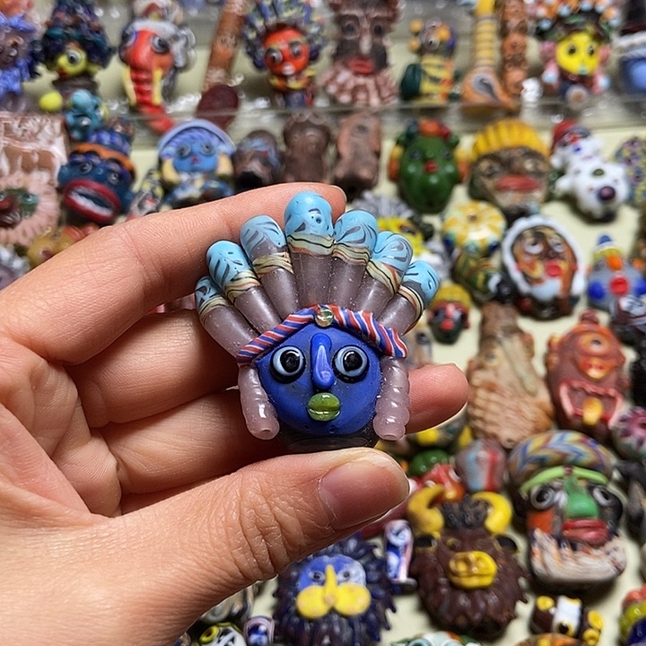 琉璃颈饰福利酋长一个