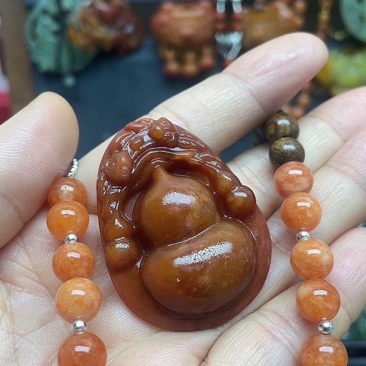 未镶嵌蛇纹石玉颈饰