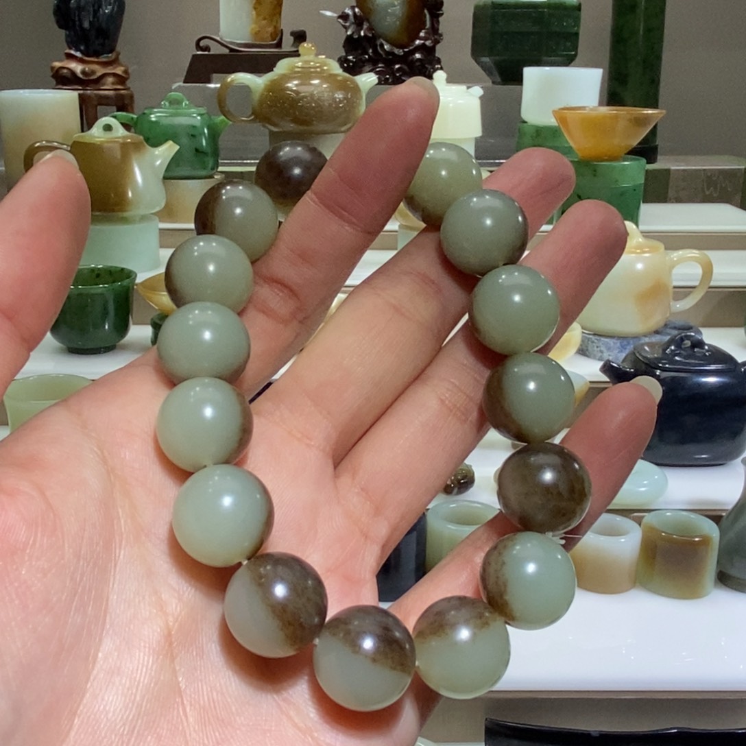 和田玉把件未镶嵌不***?糖白手串