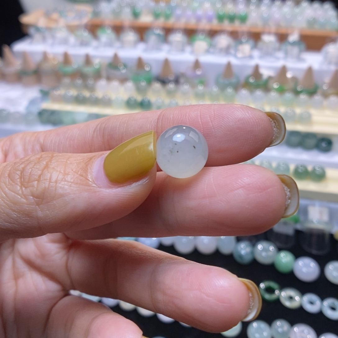 翡翠未镶嵌颈饰12.3乌鸡