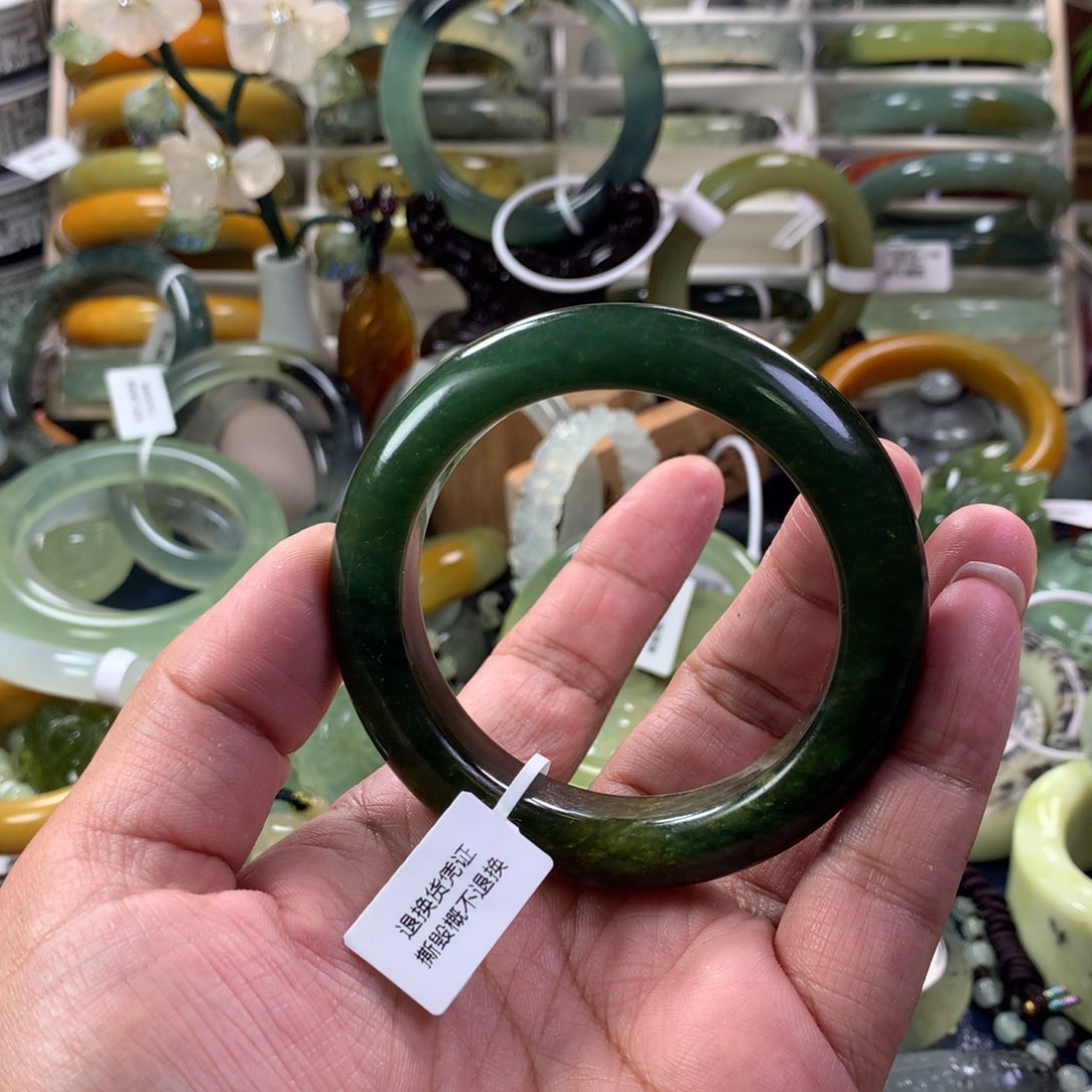 蛇纹石玉手镯未镶嵌猫*