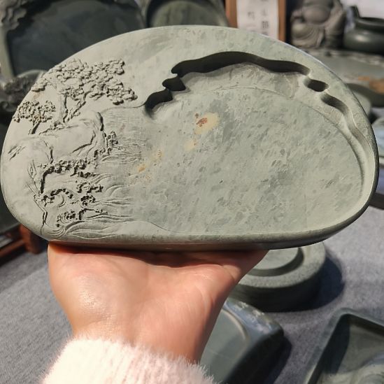 水泉薄意山水浮雕砚