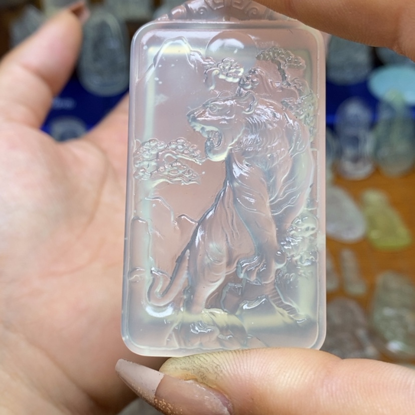 【闪购商品】蛇纹石玉颈饰未镶嵌