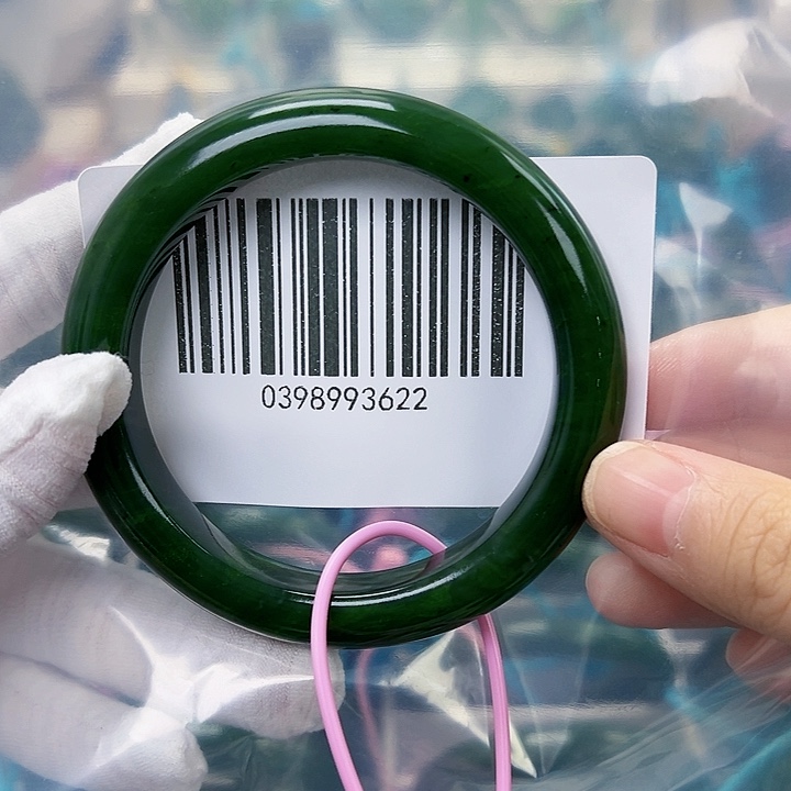 和田玉未镶嵌手镯微瑕59