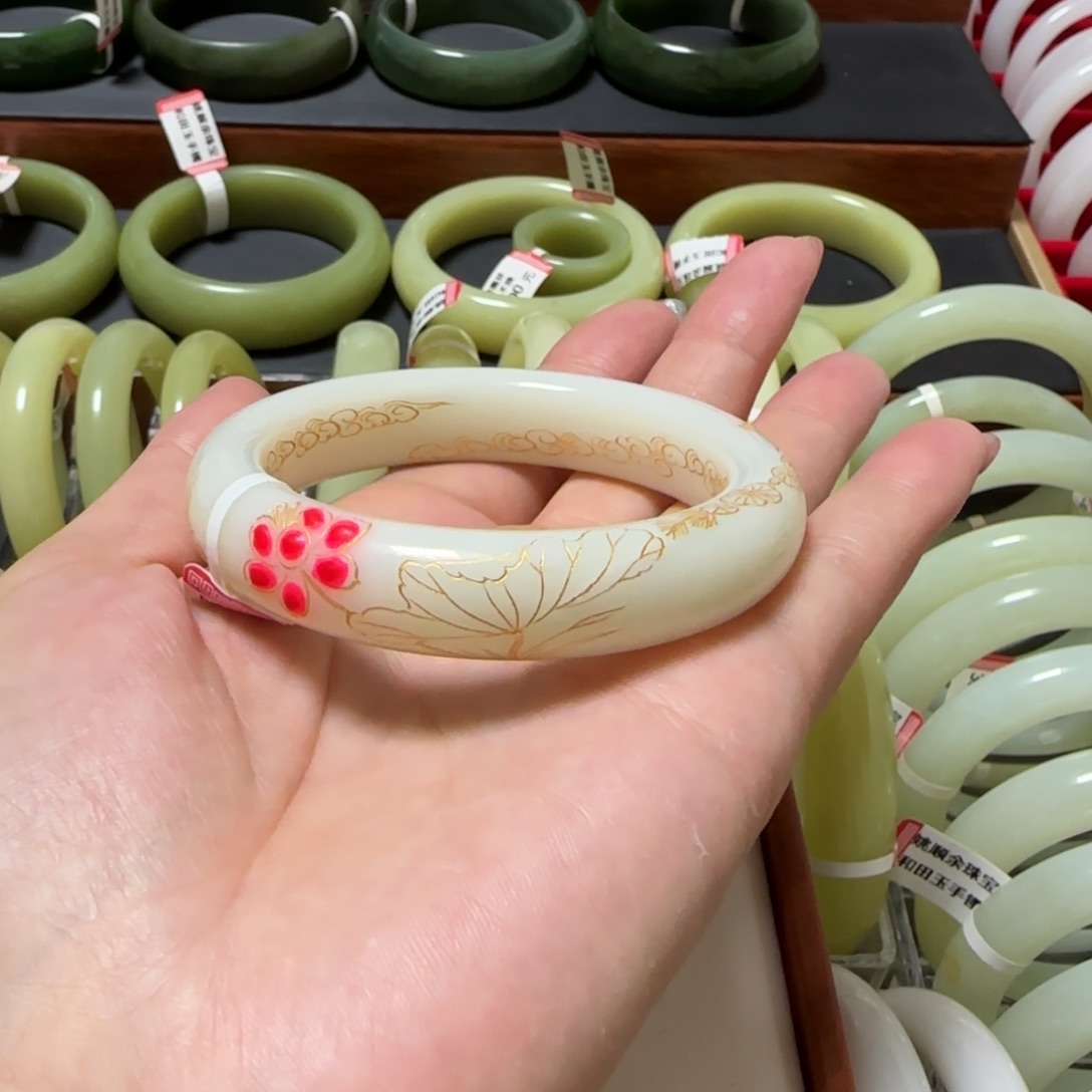 和田玉手镯未镶嵌