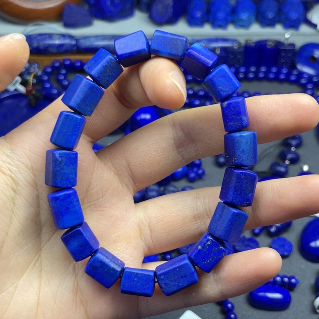 青金石未镶嵌随型手串