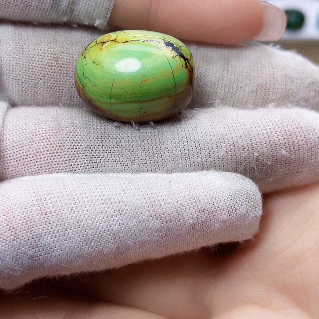 绿松石未镶嵌饰品